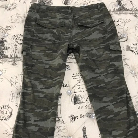 Caslon Utility Pants (Petite) - Picture 7 of 8